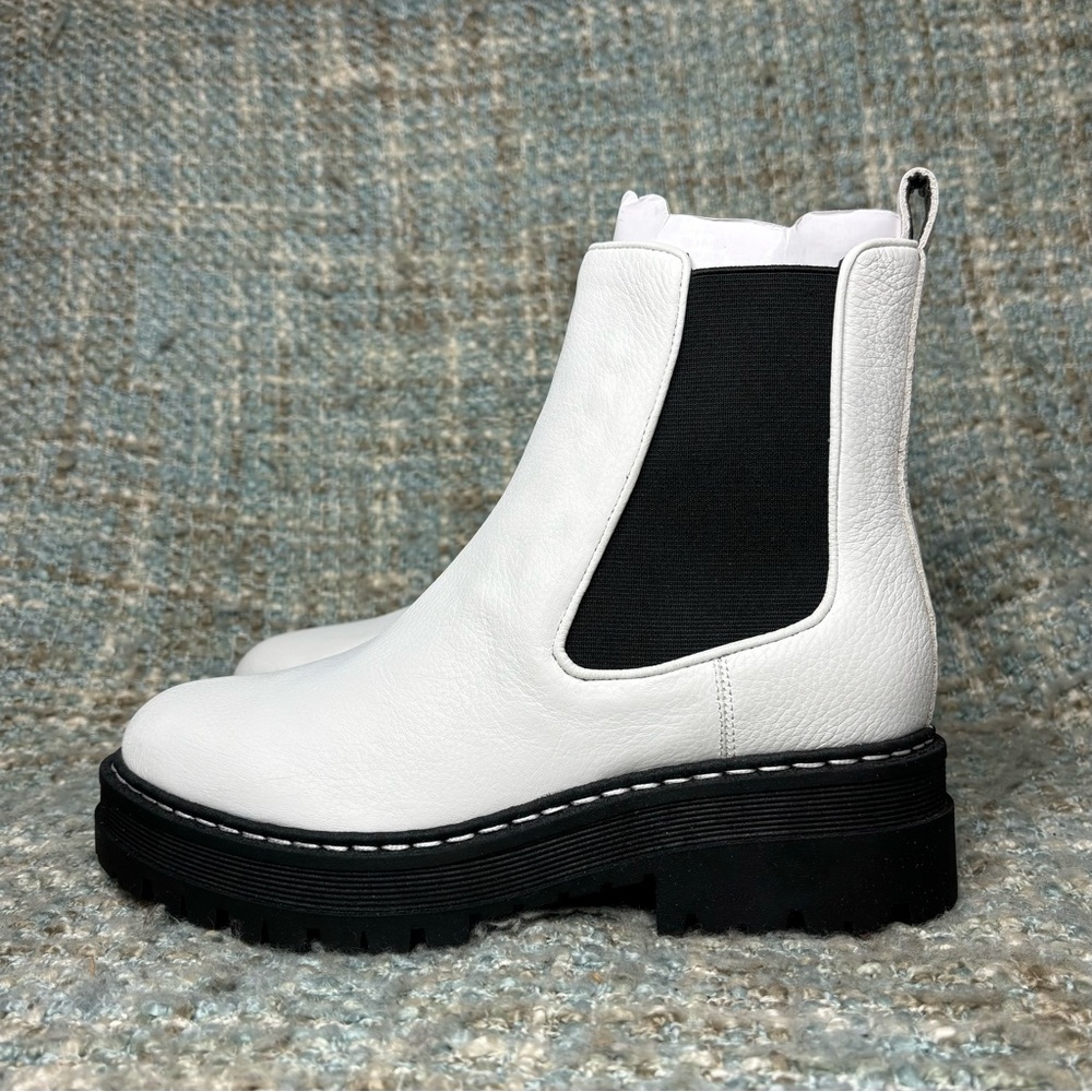 NWOB - Marc Fisher LTD Privi Lug Sole Leather Chelsea Boots in White